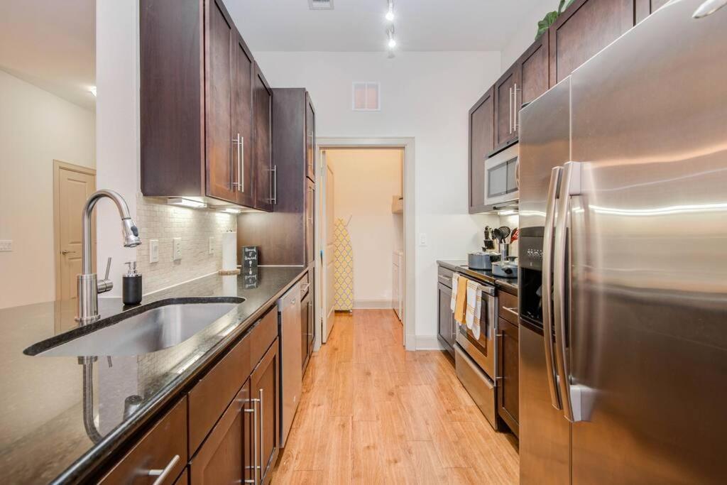 Smoke Free Amazing Modern 1 Bd Near Nrg Houston
