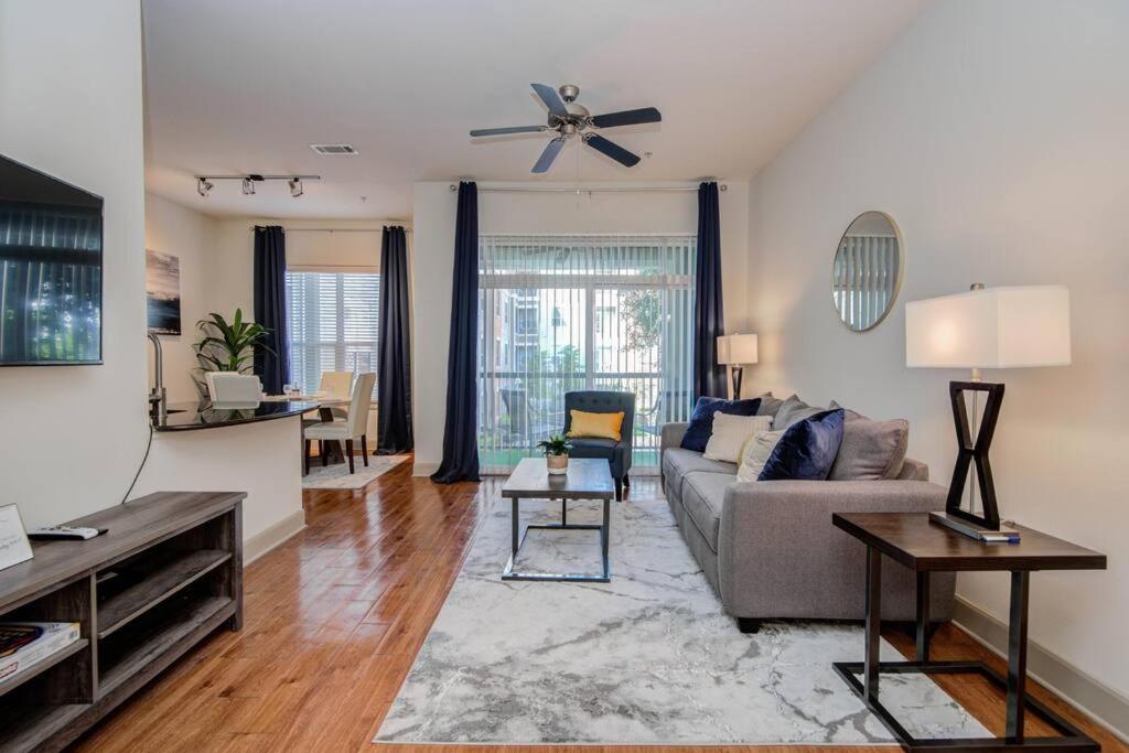 Smoke Free Amazing Modern 1 Bd Near Nrg Apartment *