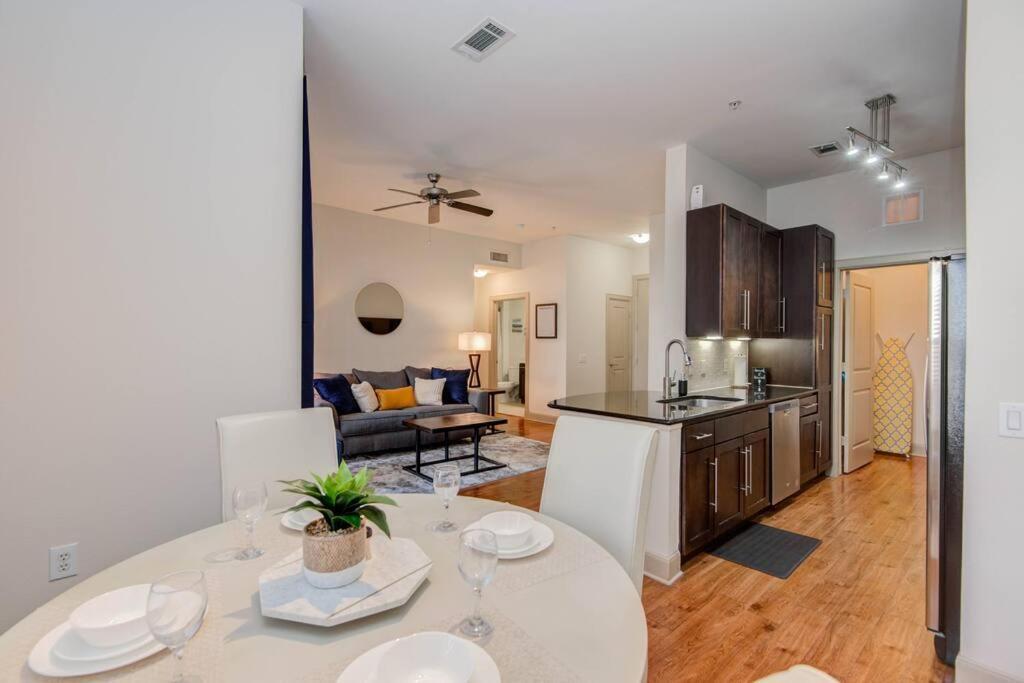 Smoke Free Amazing Modern 1 Bd Near Nrg *